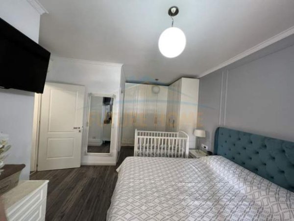 Tirane, shitet apartament Kati 3, 109 m² 175.000 Euro (UNAZA E RE)