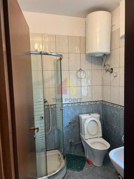 Tirane, jepet me qera ambjent biznesi Kati 2, 130 m² 550 Euro (Liqeni i Thate)