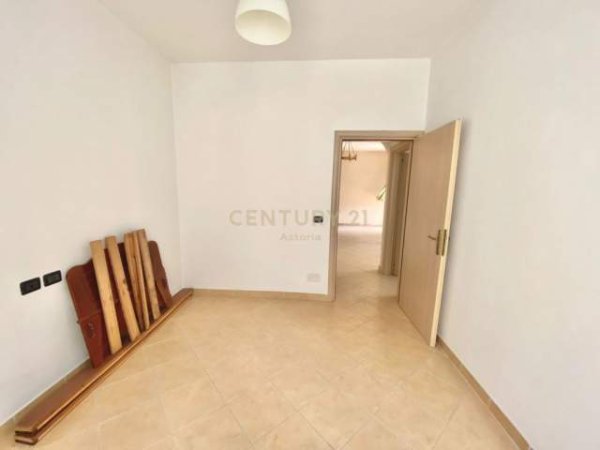 Tirane, shitet apartament 2+1+BLK Kati 8, 77 m² 85.000 Euro
