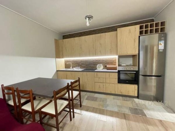 Tirane, jepet me qera apartament 1+1 Kati 5, 80 m² 550 Euro (Delijorgji)