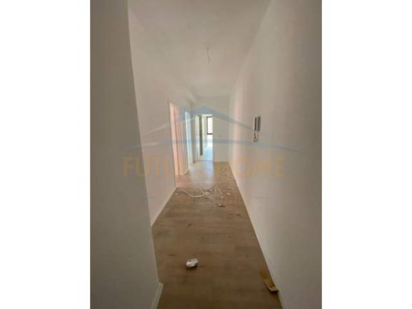 Tirane, shitet apartament Kati 5, 1.008 m² 136.080 Euro (Rruga Nexho Konomi)