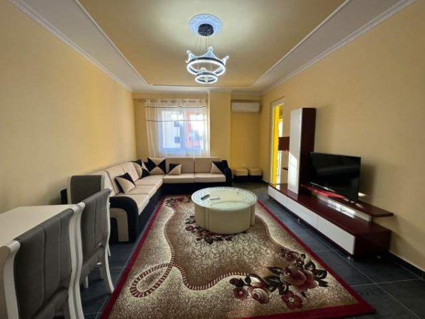 Tirane, jepet me qera apartament Kati 4, 139 m² 600 Euro (Tre deshmoret)