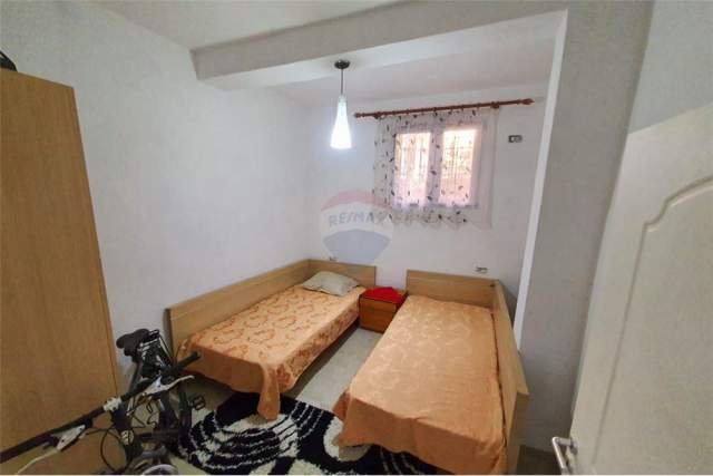 Tirane, shitet apartament 2+1 Kati 1, 75 m² 135.000 Euro (Shitet apartament 2+1 te Xhamia e Tabakeve)