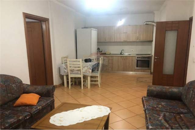 Tirane, jepet me qera 2+1 45.000 Leke