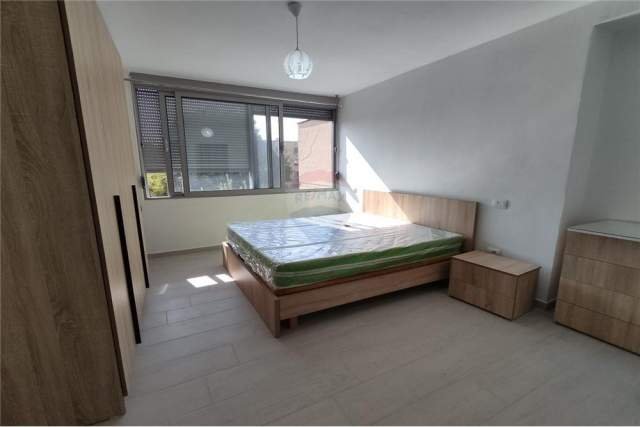 Tirane, jepet me qera 3+1 500 Euro