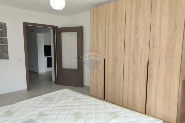 Tirane, jepet me qera 3+1 500 Euro