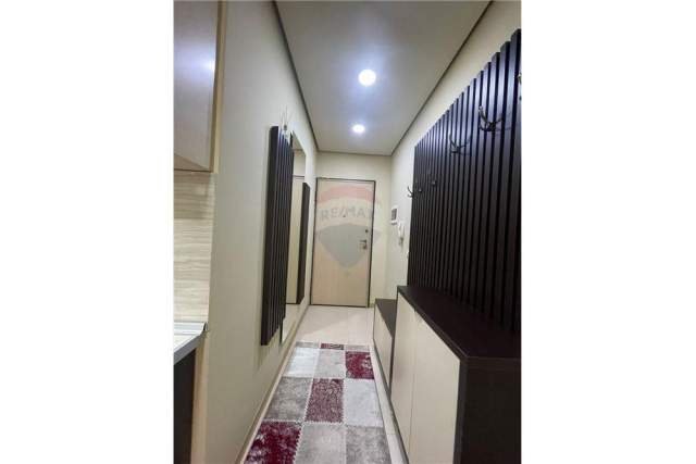 Tirane, jepet me qera apartament 1+1 600 Euro