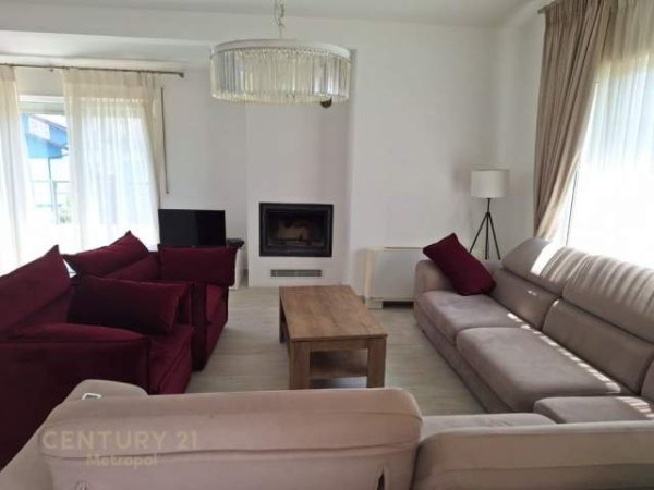 Tirane, shitet Penthouse 3+1 Kati 4, 306 m² 437.000 Euro (Teg)