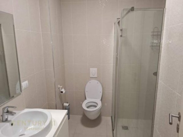 Tirane, shitet Penthouse 3+1 Kati 4, 306 m² 437.000 Euro (Teg)