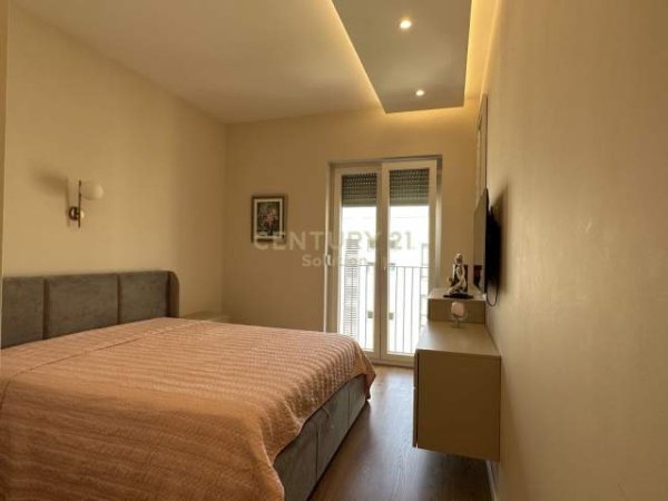 Tirane, jepet me qera apartament 3+1+BLK Kati 2, 125 m² 1.500 Euro