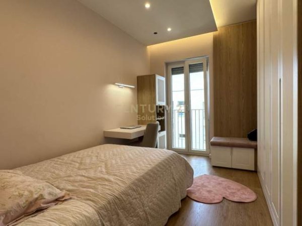 Tirane, jepet me qera apartament 3+1+BLK Kati 2, 125 m² 1.500 Euro