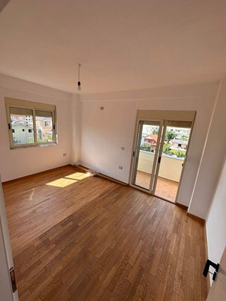 Tirane, shes apartament 99 m² 140.000 Euro