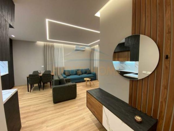 Tirane, jepet me qera apartament 1+1+BLK Kati 2, 70 m² 800 Euro (zogu i zi)