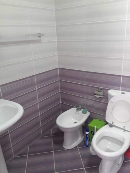 Tirane, jepet me qera garsonier 1+1 Kati 0, 45 m² 250 Euro (Rruga “Xhezmi Delli”, Tirane)
