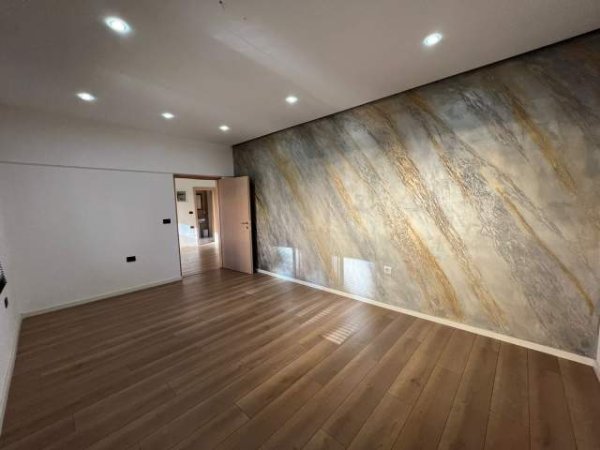 Tirane, jepet me qera apartament 2+1+BLK Kati 3, 90 m² 80.000 Leke (BLLOK)