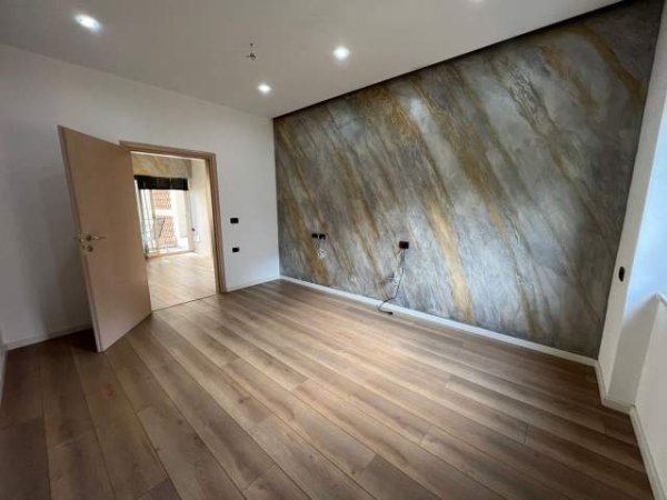 Tirane, jepet me qera apartament 2+1+BLK Kati 3, 90 m² 80.000 Leke (BLLOK)