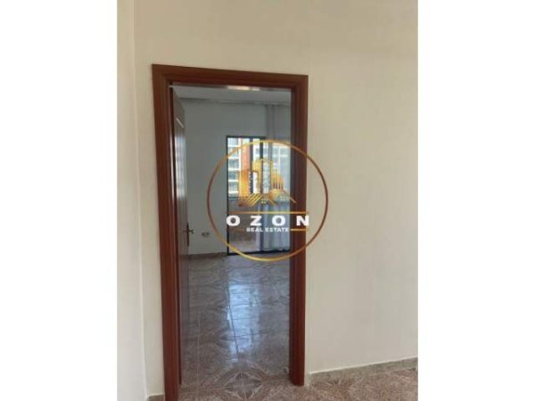 Tirane, jepet me qera apartament 1+1+A+BLK Kati 7, 60 m² 350 Euro (PALLATI ME SHIGJETA)