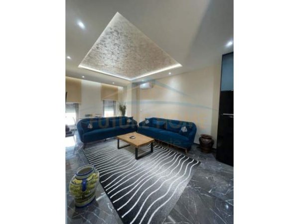 Tirane, jepet me qera 2+1 Kati 5, 73 m² 600 Euro