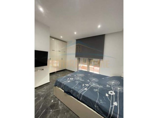 Tirane, jepet me qera apartament Kati 5, 74 m² 700 Euro (Zogu I Zi)