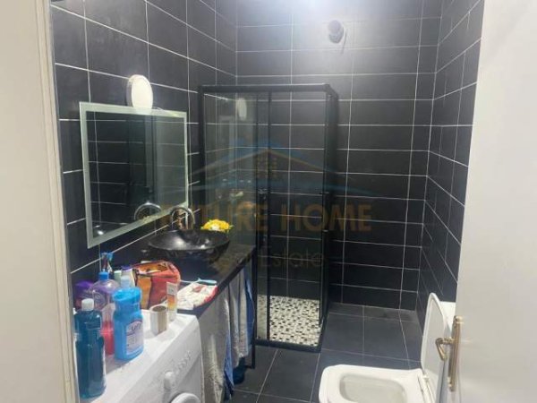 Tirane, jepet me qera apartament 2+1+BLK Kati 3, 636 m² 330 Euro (Rruga e Thesarit)