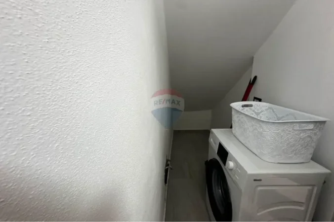 Vlore, jepet me qera apartament 1+1 Kati 1, 60 m² 250 € (Rruga Enver Jaho, Vlore)