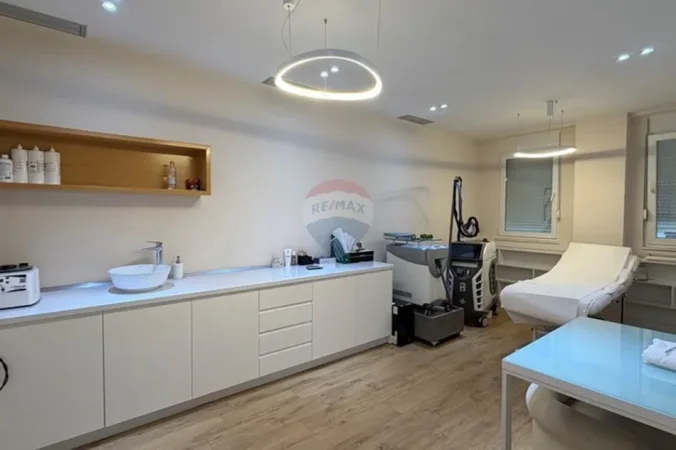 Tirane, jepet me qera ambjent biznesi Kati 6, 800 m² 800 € (Kika 2)