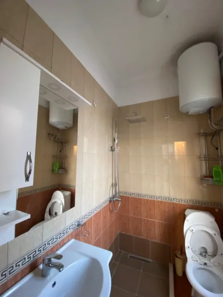 Tirane, jepet me qera ambjent biznesi , 270 m² 2.500 € (DON BOSKO)