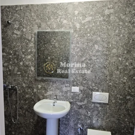 Tirane, jepet me qera ambjent biznesi Kati 4, 108 m² 700 € (Don Bosko)