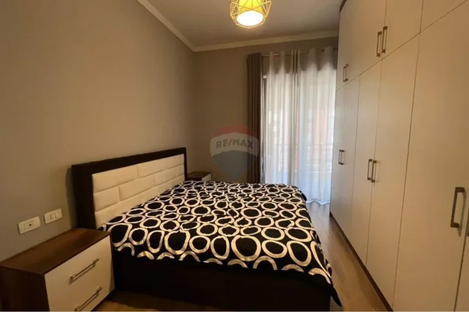 Tirane, jepet me qera apartament 1+1+Ballkon Kati 5, 75 m² 790 € (Kompleksi Delijorgji)