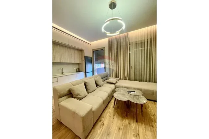 Tirane, jepet me qera apartament 1+1+Aneks+Ballkon Kati 8, 79 m² 829 € (Kompleksi Delijorgji)