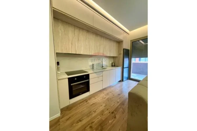 Tirane, jepet me qera apartament 1+1+Aneks+Ballkon Kati 8, 79 m² 829 € (Kompleksi Delijorgji)