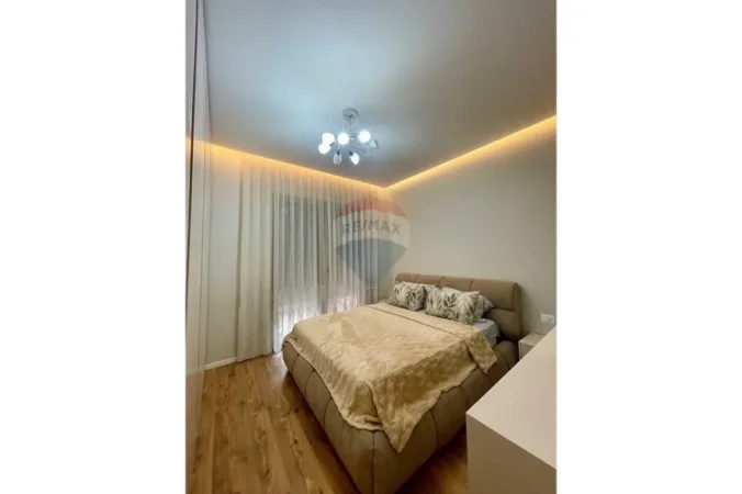 Tirane, jepet me qera apartament 1+1+Aneks+Ballkon Kati 8, 79 m² 829 € (Kompleksi Delijorgji)