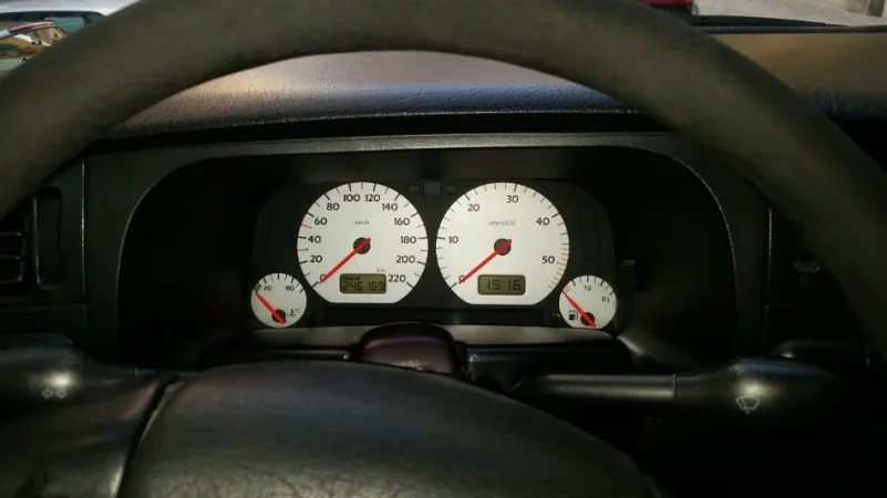 Tirane, shitet makine VW golf 3 viti 1997 Nafte, blu manuale Kondicioner 285.000 km 1.000 €