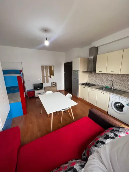 Tirane, jepet me qera garsonier 1+1 Kati 4, 27 m² 199 € (Sauk i Ri)