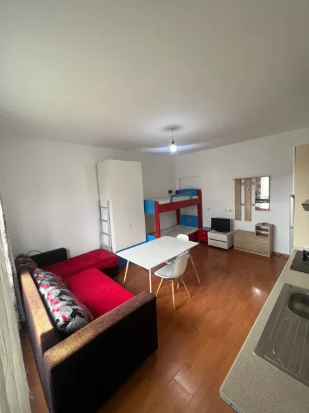 Tirane, jepet me qera garsonier 1+1 Kati 4, 27 m² 199 € (Sauk i Ri)