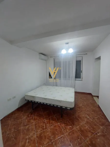 Tirane, jepet me qera apartament 3+1+Ballkon Kati 0, 100 m² 570 € (SHESHI WILLSON)