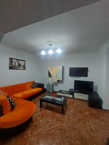 Tirane, jepet me qera apartament 3+1+Ballkon Kati 0, 100 m² 570 € (SHESHI WILLSON)