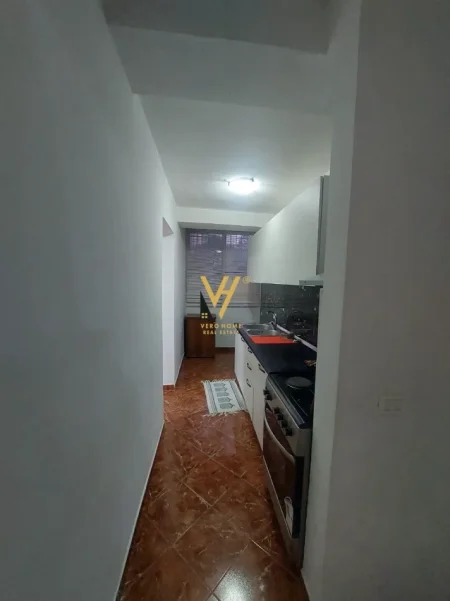 Tirane, jepet me qera apartament 3+1+Ballkon Kati 0, 100 m² 570 € (SHESHI WILLSON)