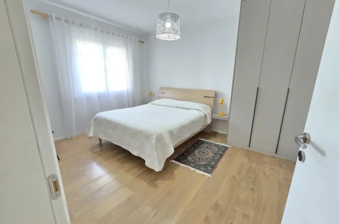 Tirane, jepet me qera apartament 1+1 Kati 4, 65 m² 600 € (Shkolla e Baletit)