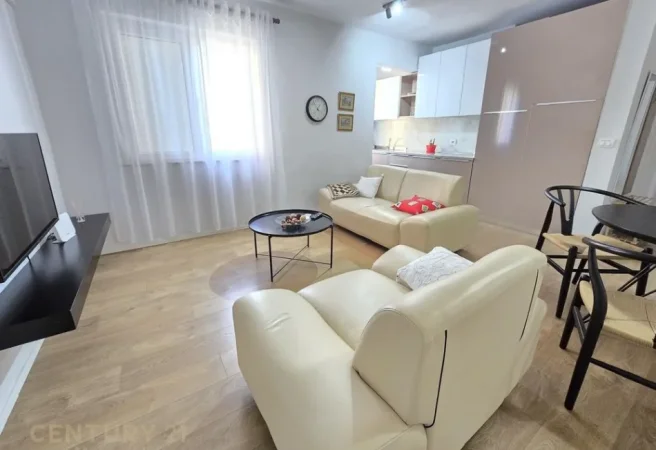 Tirane, jepet me qera apartament 1+1 Kati 4, 65 m² 600 € (Shkolla e Baletit)