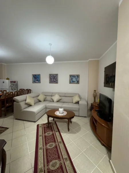 Tirane, jepet me qera apartament 2+1 Kati 4, 93 m² 650 € (Komuna e Parisit)