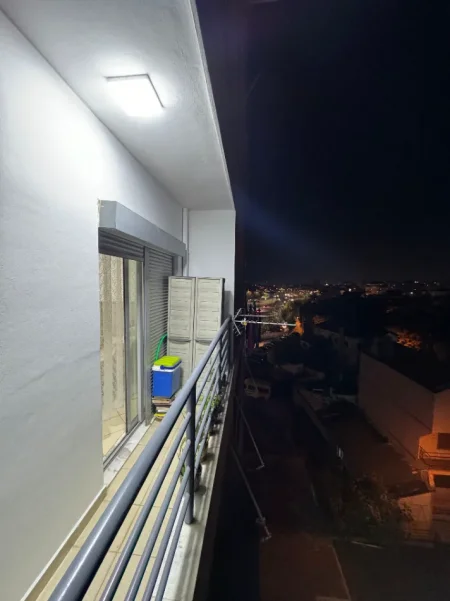 Tirane, jepet me qera apartament 2+1 Kati 4, 93 m² 650 € (Komuna e Parisit)