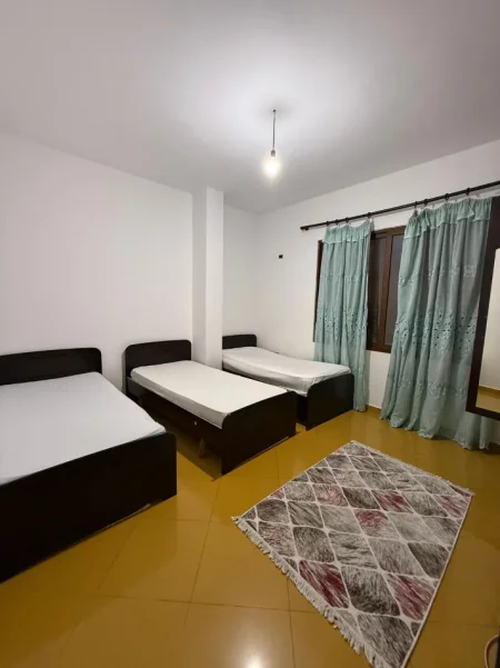 Tirane, jepet me qera apartament 1+1 Kati 3, 70 m² 450 Lek (Inxh e Ndertimit prane Konvikteve)