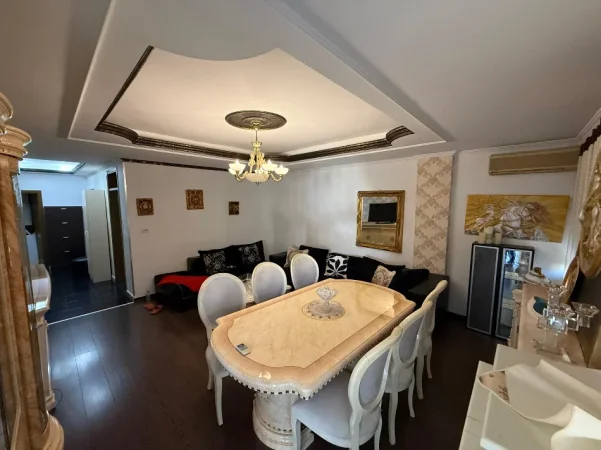 Tirane, jepet me qera apartament 2+1 Kati 7, 100 m² 1.001 € 