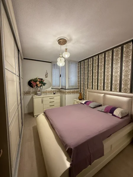 Tirane, jepet me qera apartament 2+1 Kati 7, 100 m² 1.001 € 