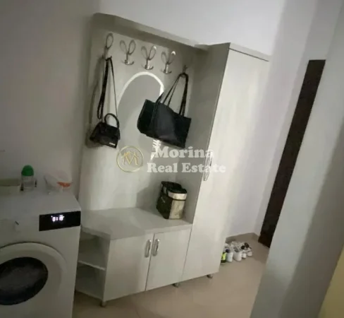 Tirane, jepet me qera apartament 1+1 Kati 2, 70 m² 500 € (Rruga 5 Maji)