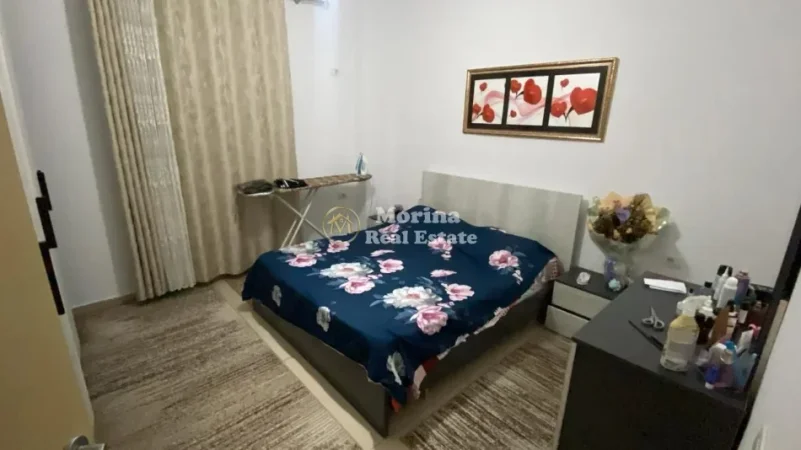 Tirane, jepet me qera apartament 1+1 Kati 2, 70 m² 500 € (Rruga 5 Maji)