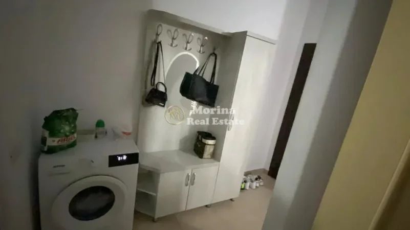 Tirane, jepet me qera apartament 1+1 Kati 2, 70 m² 500 € (Rruga 5 Maji)