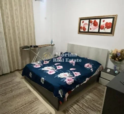 Tirane, jepet me qera apartament 1+1 Kati 2, 70 m² 500 € (Rruga 5 Maji)
