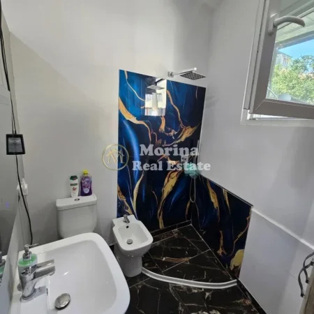 Tirane, jepet me qera apartament 1+1 Kati 1, 20 m² 250 € (Xhamlliku)